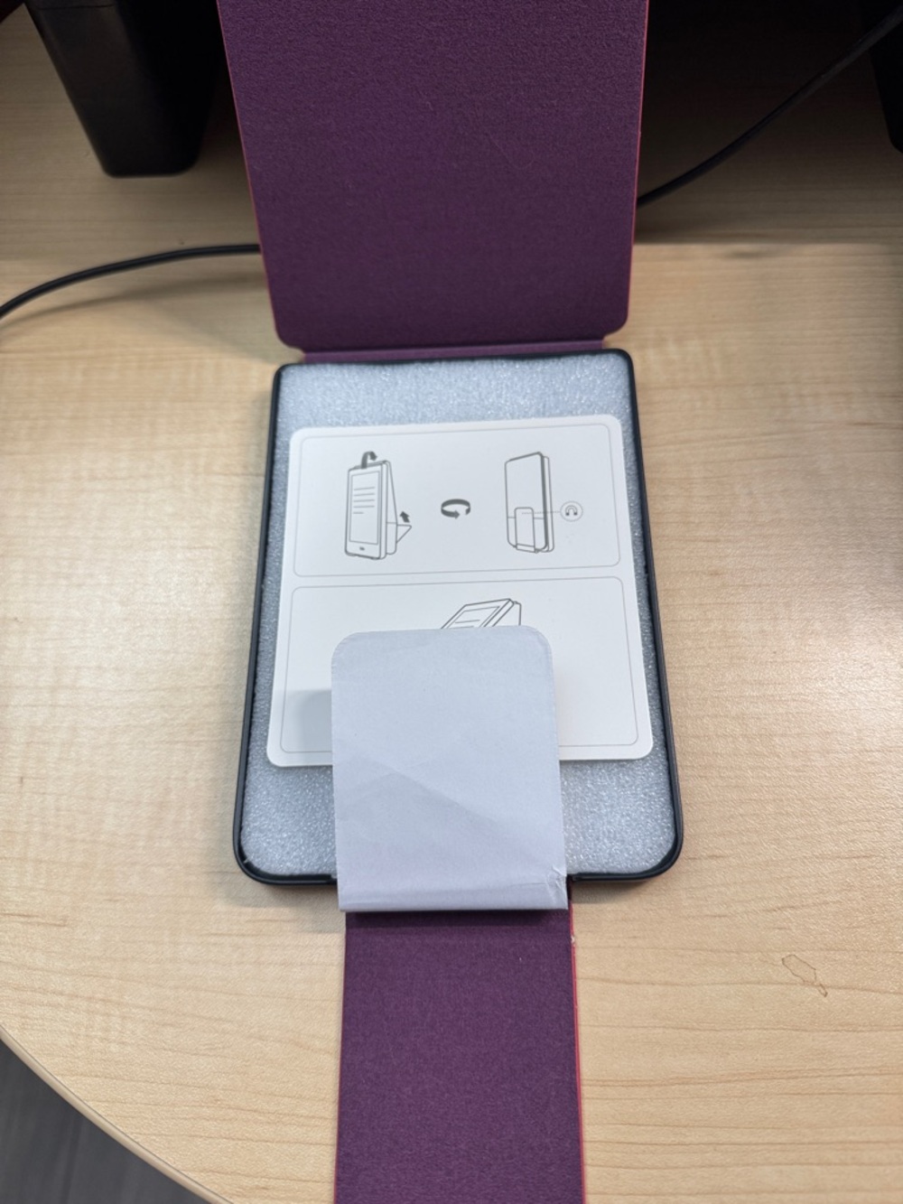 Red SleepCover for eBook Reader - Picture 4 of 4